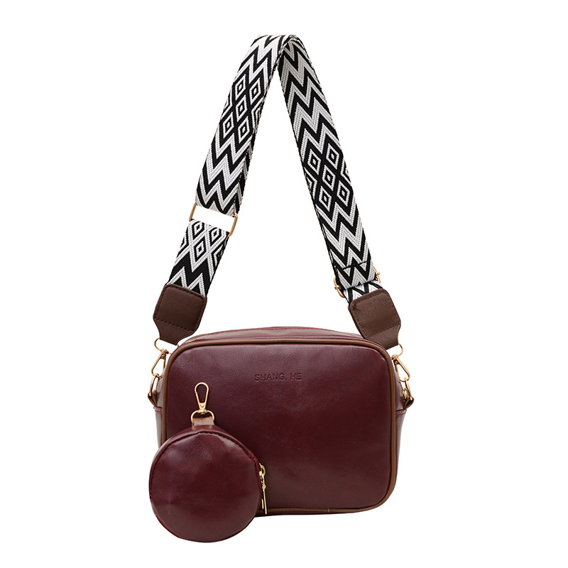 Spring 2025 new camera bag, wide shoulder strap, single-shoulder bag, color-blocking small square bag, fashionable, simple and stylish crossbody bag for women Item Picture