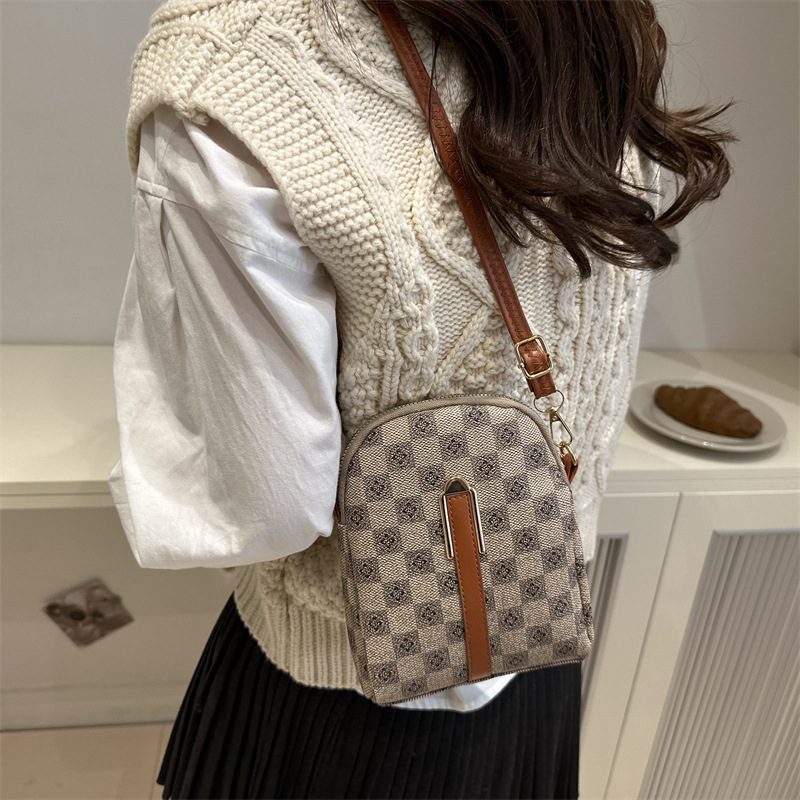New women's small bags: fashionable crossbody bag, mini single-shoulder small bag, phone bag, large-capacity women's bag details Picture