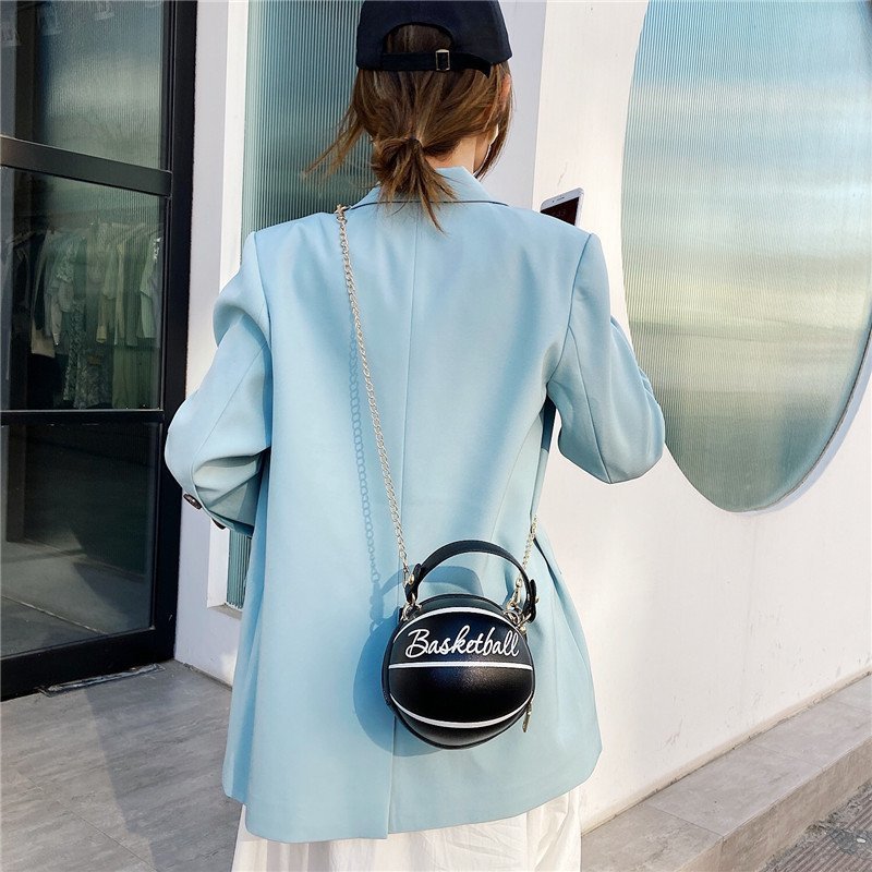 2024 New trendy, versatile, fashionable and individual basketball, simple and casual hand-held shoulder bag with a European and American style Specification drawing