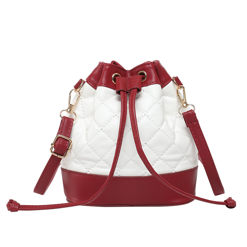 This is a new French fashion Chanel single-shoulder crossbody bag for Spring/Summer 2025, featuring a unique design and high-quality bucket bag for women Item Picture