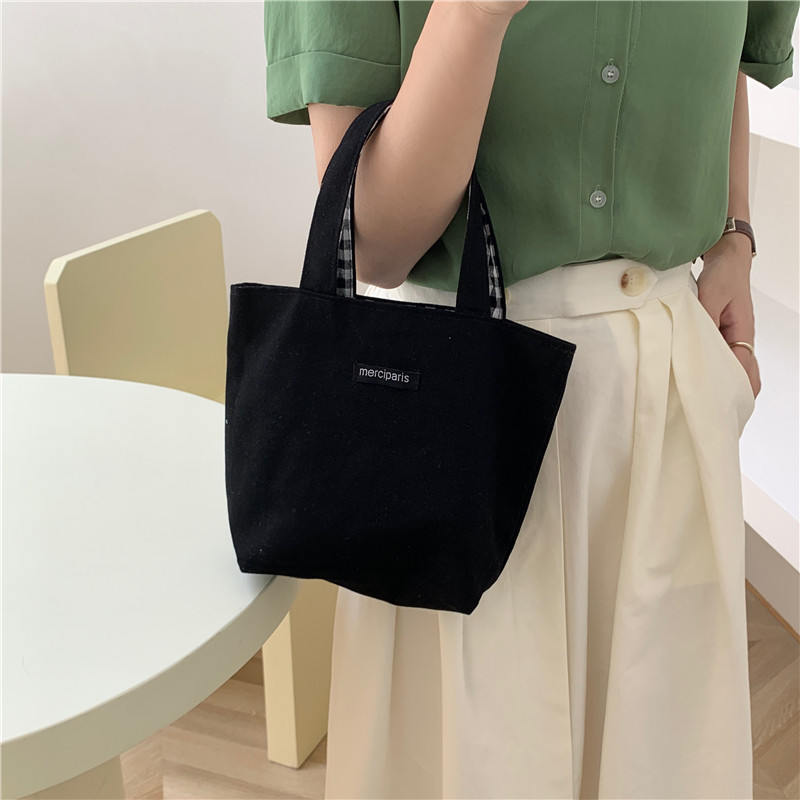 17163 Fresh Double-sided checkered Bag, dual-purpose Canvas Bag, Handbag, female student Mommy Hand-held Bento Bag wholesale Application Scenario