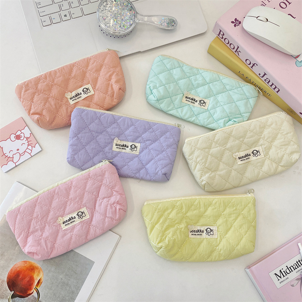 54142 Macaron-colored student stationery bag, portable pen case, checkered cosmetic bag, quilted large-capacity storage bag details Picture