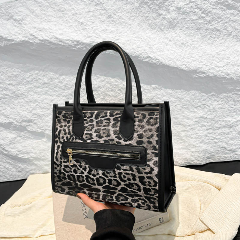 Cross-border women's 2024 Winter New trendy retro leopard print commuter tote bag, large-capacity casual underarm bag full figure