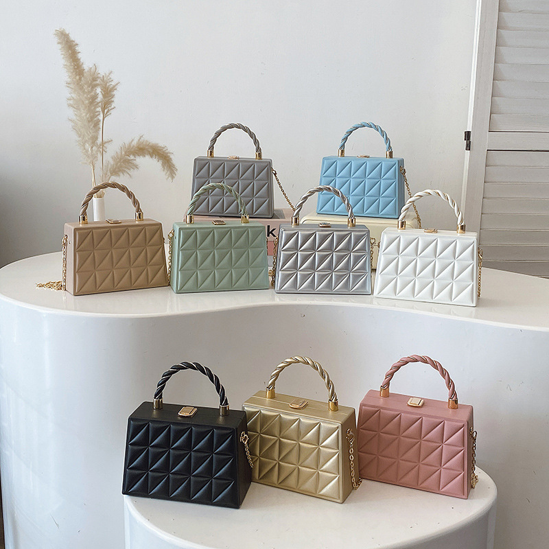 Cross-border women's bag, European and American solid color retro embossed box bag, women's high-end feel, single-shoulder hand-carry chain small square bag for women Application Scenario