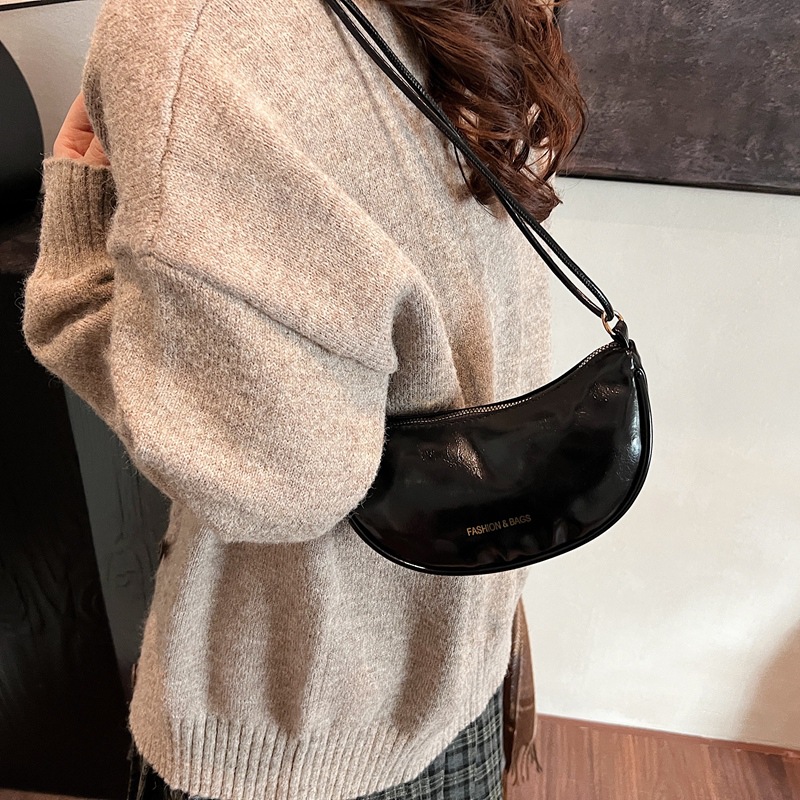 A niche design sense bag for women, a new spring/Summer 2025 versatile large-capacity single-shoulder crossbody bag for women to make dumplings Specification drawing