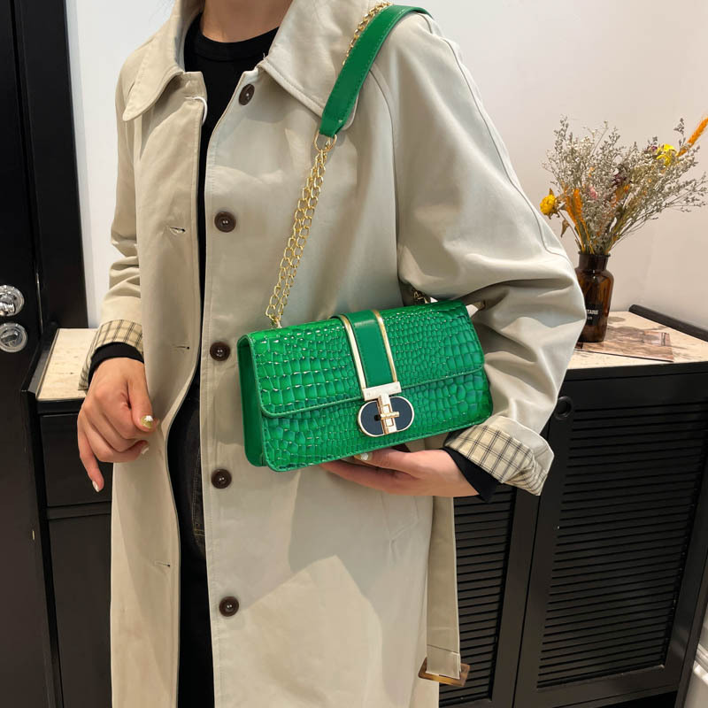 Retro patent leather crocodile pattern handbag for women 2024, a new fashion commuting single-shoulder crossbody bag, a niche women's bag details Picture