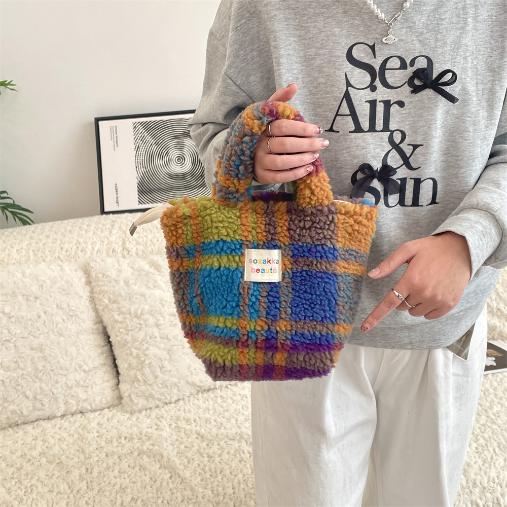 4111 New Winter plush Bag, women's bento bag, French polka dot shopping handbag, commuting bag for work details Picture