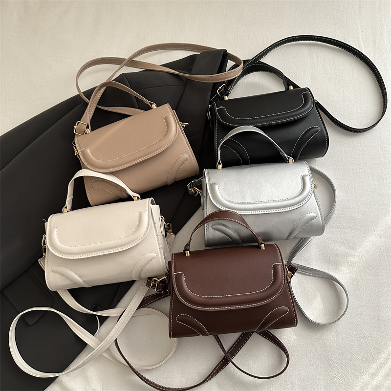 New cross-border single-shoulder bag, fashionable small square bag, versatile and simple commuting bag, fashionable and high-quality crossbody bag Application Scenario