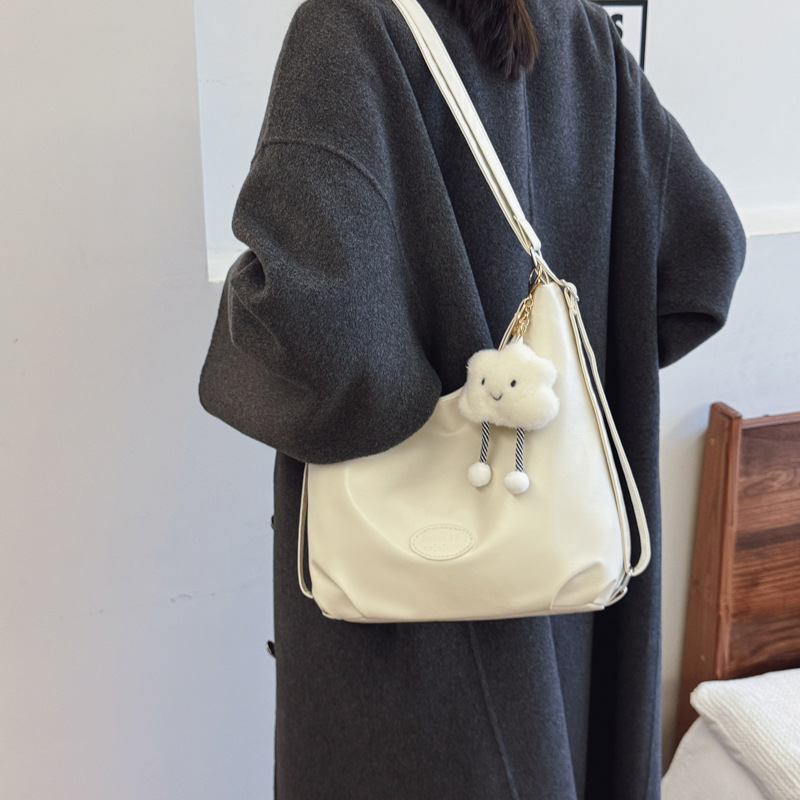 A stylish and versatile large-capacity tote bag for women in winter 2024, a simple and casual Korean version, a niche and trendy women's bag details Picture