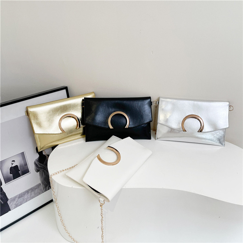 Cross-border chain bag 2025 Spring New large women's bag, cross-border trend shiny single-shoulder crossbody bag Application Scenario