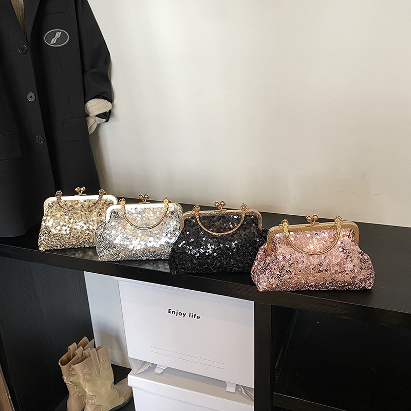 High-end quality and elegant banquet hand-held small bag, women's dinner bag, chain crossbody shell bag, cross-border trend Application Scenario