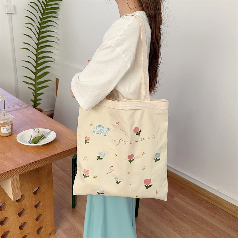 44282 Embroidered flower casual and laid-back style ins artistic hand-held single-shoulder bag, shopping bag, canvas bag, schoolbag Specification drawing