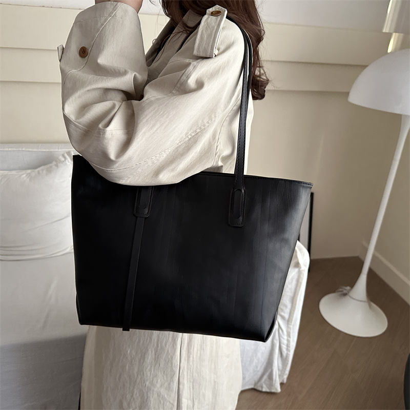 Work commuting bag for women, large-capacity 2024 new style, fashionable color-blocking and simple single-shoulder bag, textured tote bag Specification drawing