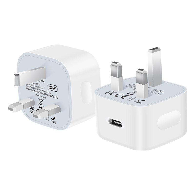 The cross-border pd20w charger with Type-C port fast charging is compatible with the UKCA certified pd20w British standard charger for Apple 15 Application Scenario