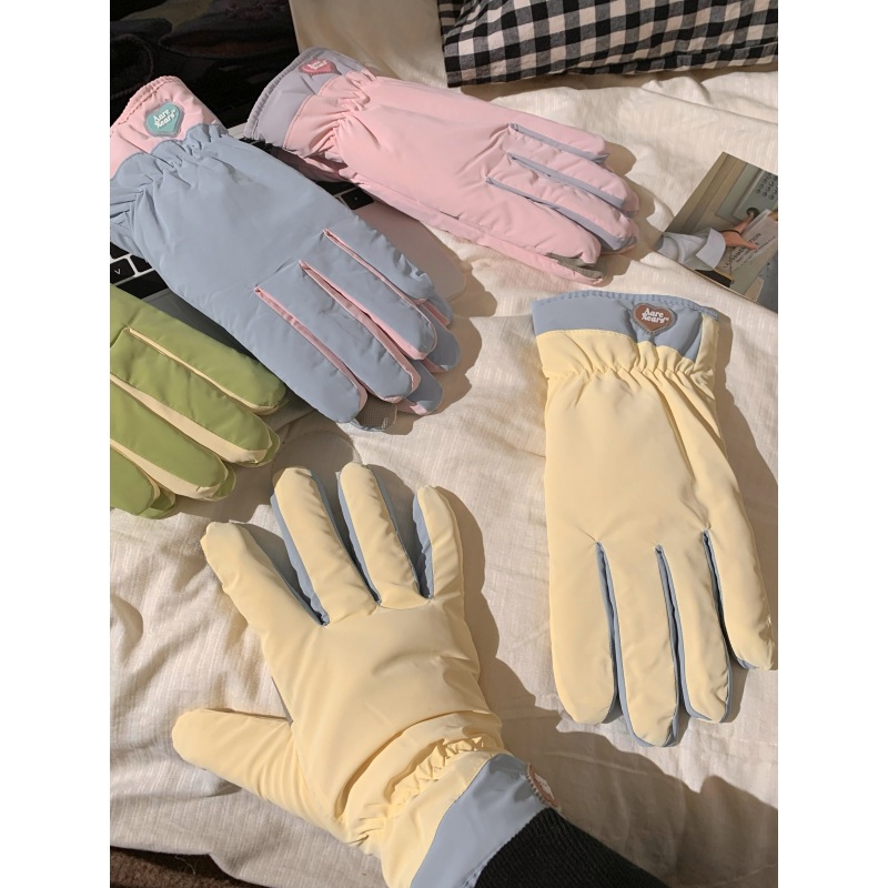 Cute and heart-shaped ski gloves for women, new style, winter warmth and cold protection, fleece and thickened, windproof and cold protection for outdoor cycling full figure