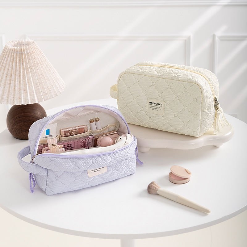 New patterned underwear storage bag, large-capacity underwear bag, travel underwear and underpants storage bag, portable bra bag Application Scenario