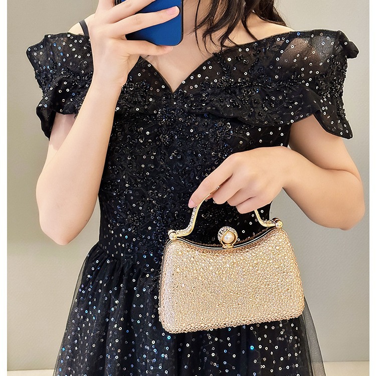 European and American cross-border diamond-encrusted dinner bags, evening wear clutch bags, colorful diamond and pearl handbags, women's banquet dress wrist bags Application Scenario