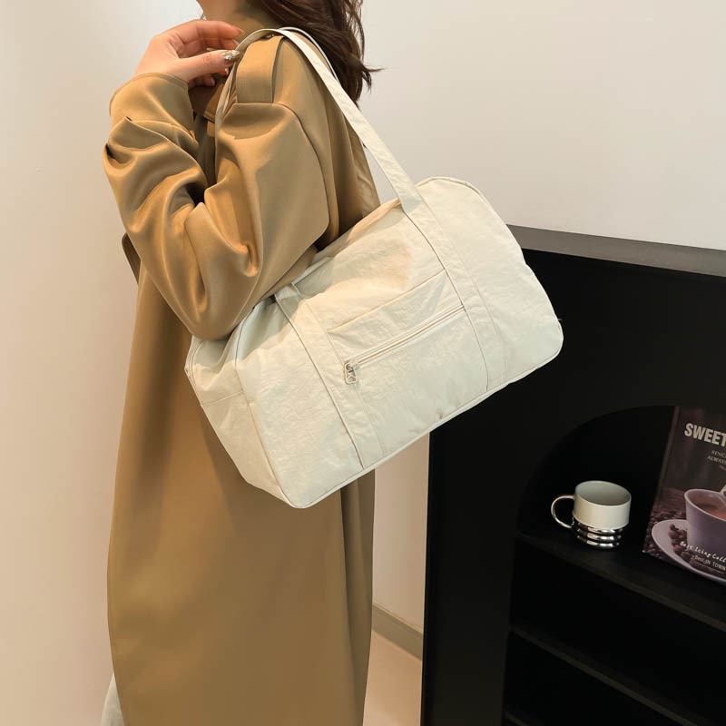 Nylon women's bag 2024 Winter new single-shoulder bag, cross-border trend, casual large-capacity women's hand-carry commuting large bag details Picture