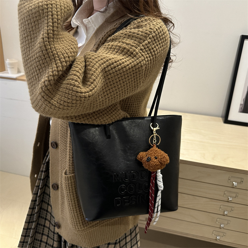 Korean Instagram Tote bag 2024 Winter New style, trendy and high-end underarm bag, large capacity, fashionable and versatile shoulder bag details Picture