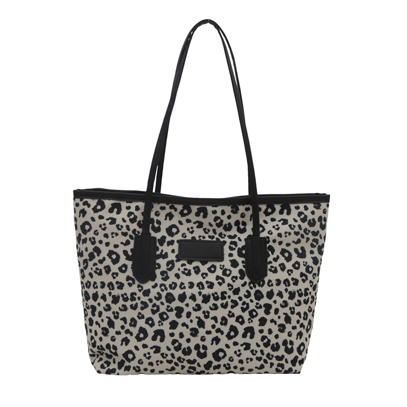 The 2024 new retro leopard print underarm bag is stylish and elegant, the single-shoulder bag is stylish and relaxed, and the tote bag is fashionable and high-quality Item Picture