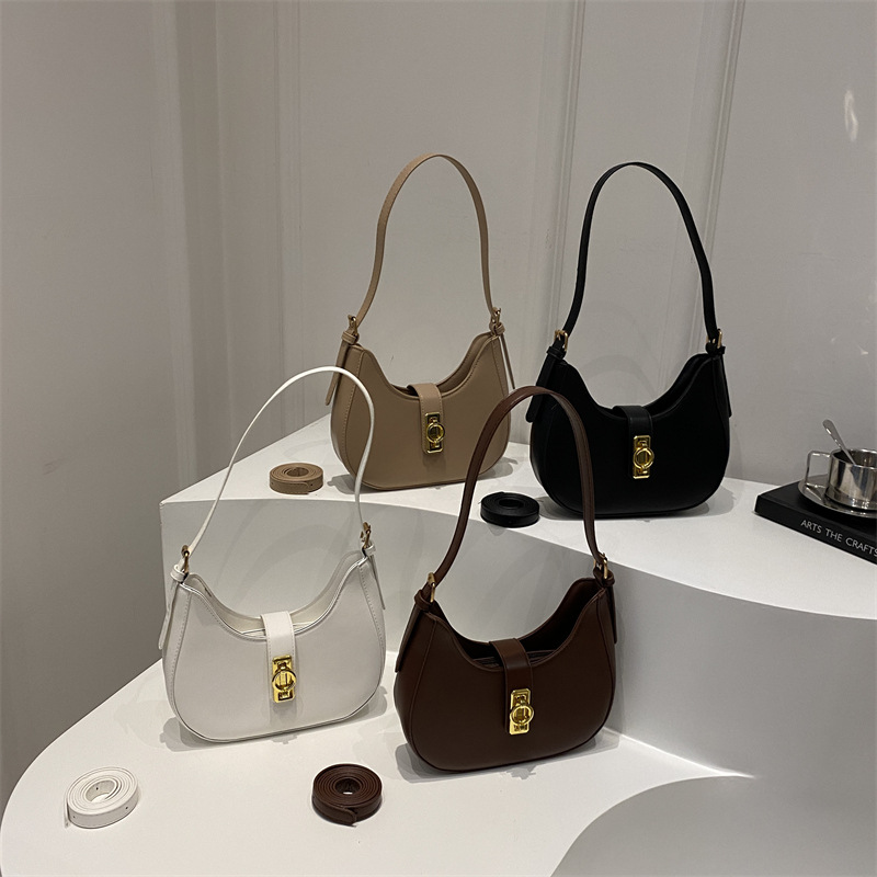 The 2024 new autumn trend underarm bag, a Korean style versatile and stylish women's bag, a niche design single-shoulder bag for women Application Scenario