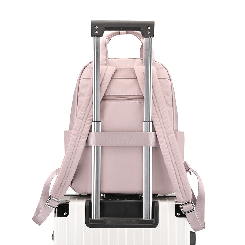 Colorful Fox's new large-capacity backpack for women's outdoor casual travel and water-resistant schoolbag Application Scenario