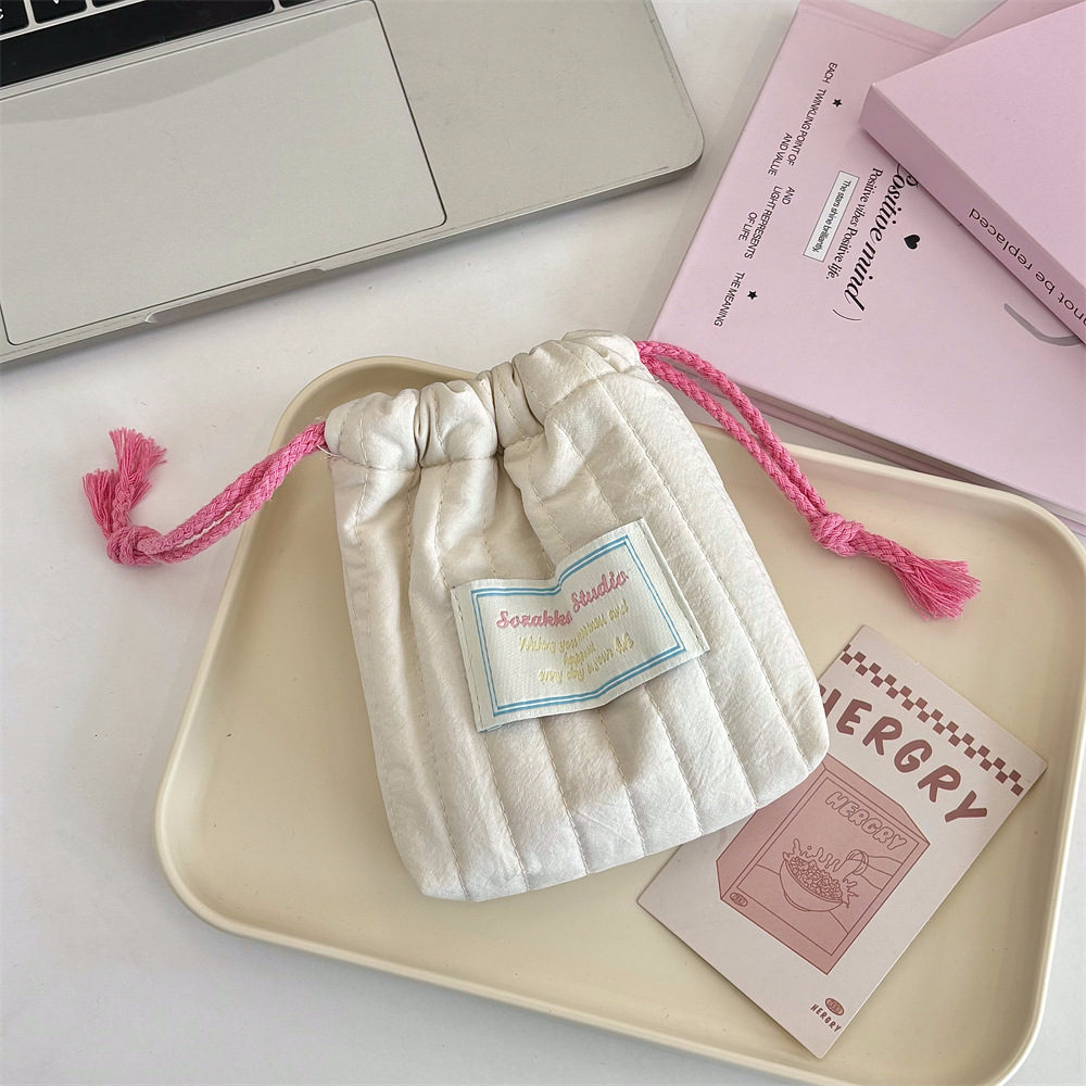 5351 Quilted storage bag, Makeup Bag, cute and portable student grocery sorting bag, Sanitary Napkin bag Specification drawing