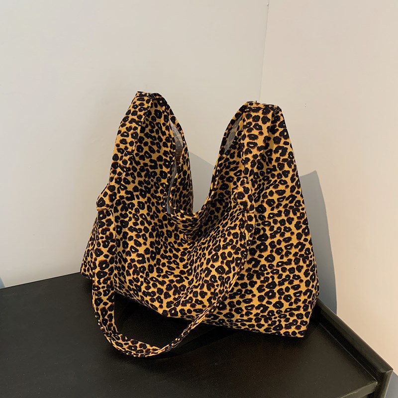 Autumn casual print, casual trend, single-shoulder fashion, leopard print, large capacity, 2024 new crossbody tote bag for women full figure
