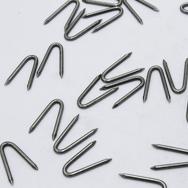 Iron mesh nails, U-shaped nails, steel wire mesh horse-riding nails, fence nails, wooden nails, fixing things, iron nails, Amazon factory consignment details Picture