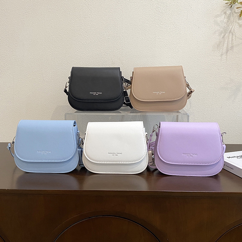 Fashionable and simple single-shoulder small bag for women in winter 2024, a new simple square bag for women, practical and high-end single-shoulder bag Application Scenario