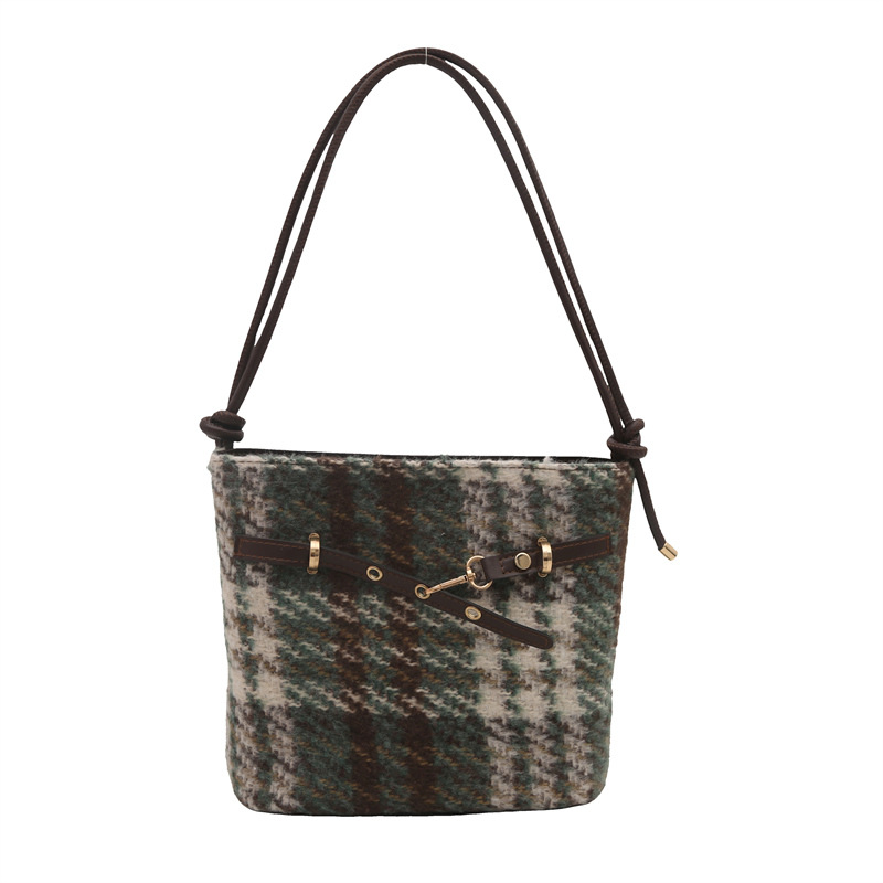 The 2024 new cross-border women's bag is a trendy, casual and retro bucket bag with a fashionable and simple color contrast and is a single-shoulder crossbody bag Item Picture