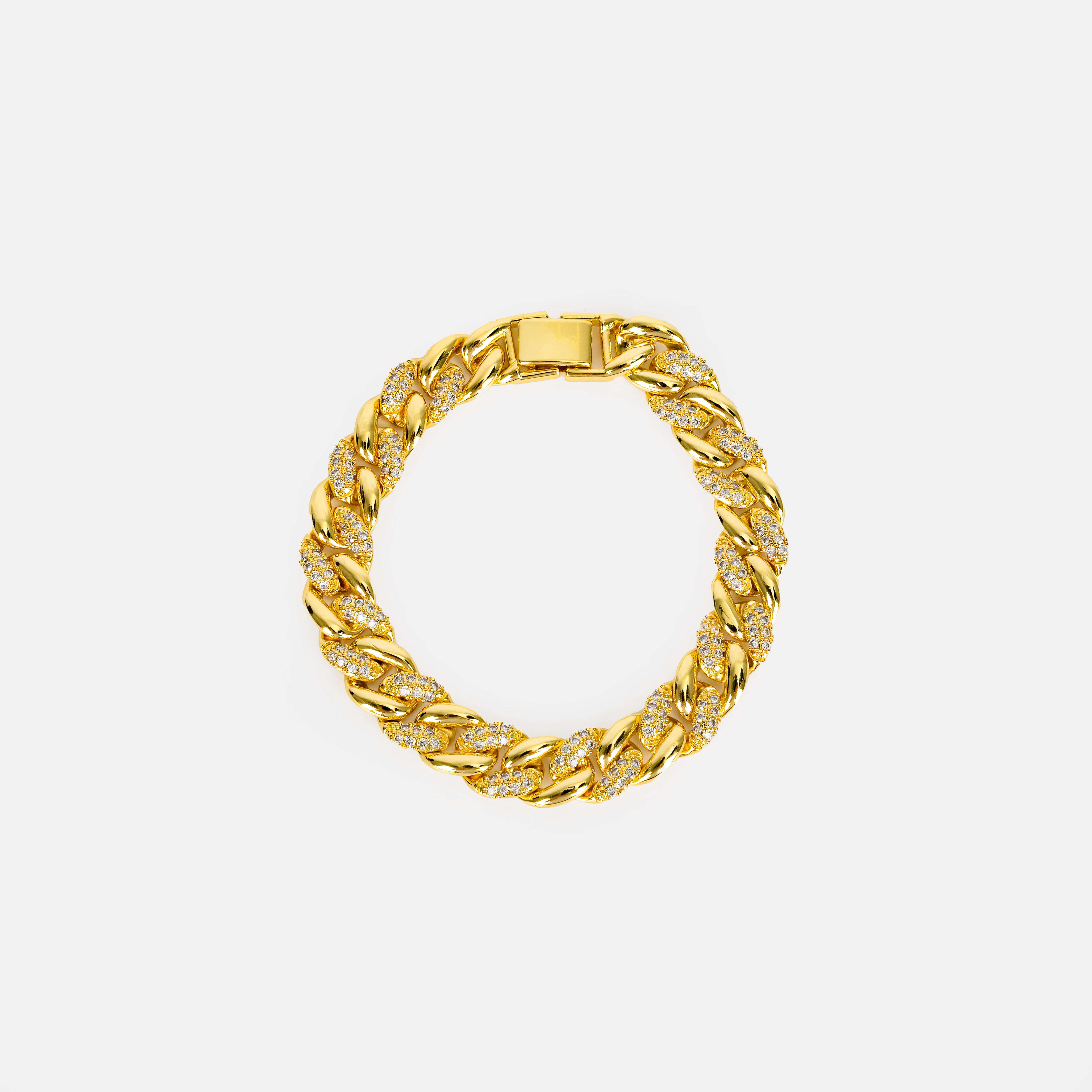 Copper-plated real gold round golden hip-hop necklace accessory Cuban chain wholesale, non-fading diamond necklace Application Scenario