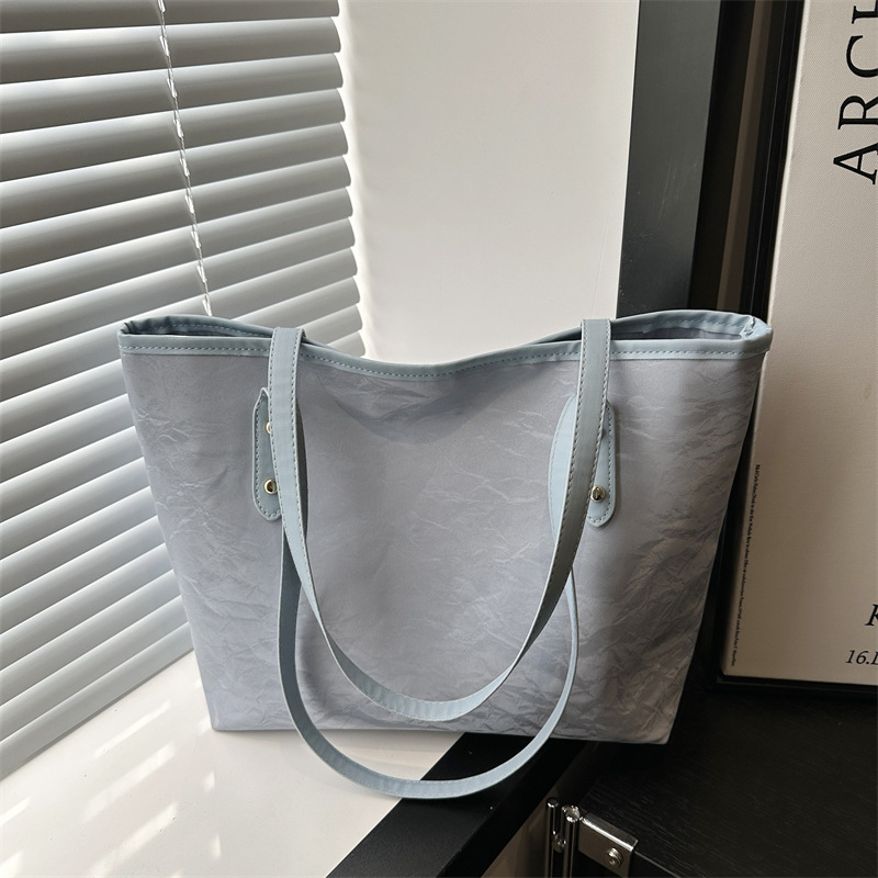 Simple commuting tote bag, large capacity, high-quality single-shoulder handbag, high appearance level, underarm bag, versatile tote bag full figure