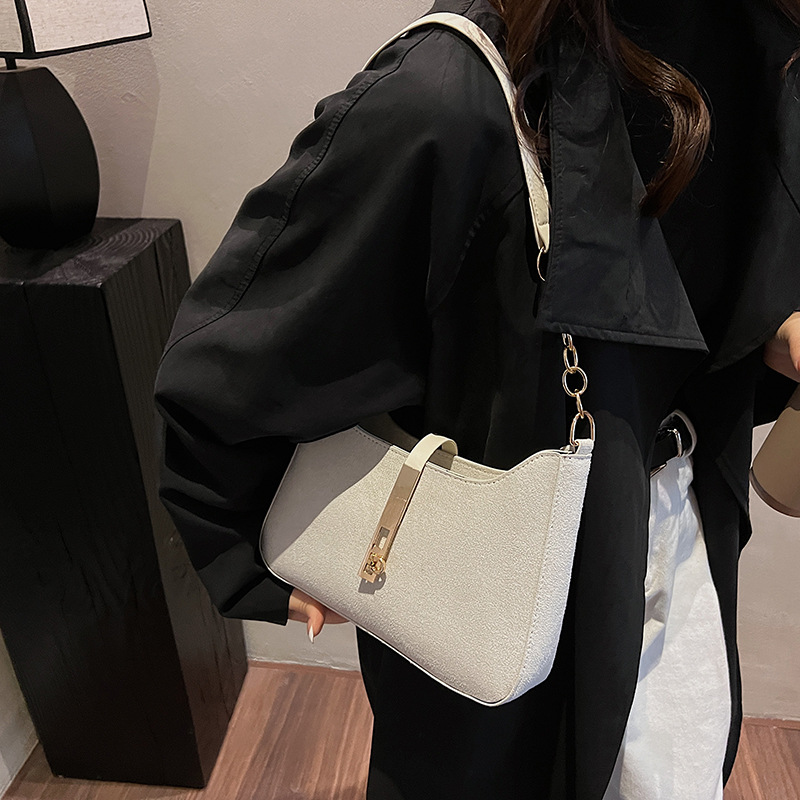 This 2024 retro new design is stylish and stylish, popular for casual winter. It features a simple lockable crossbody single-shoulder bag for women details Picture
