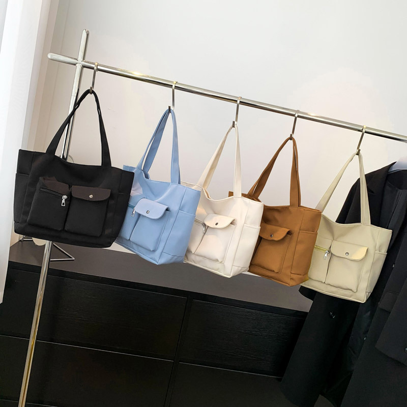 Cross-border large-capacity canvas bag for women 2024 new style, fashionable and casual single-shoulder women's bag, double-pocket commuter tote bag Application Scenario
