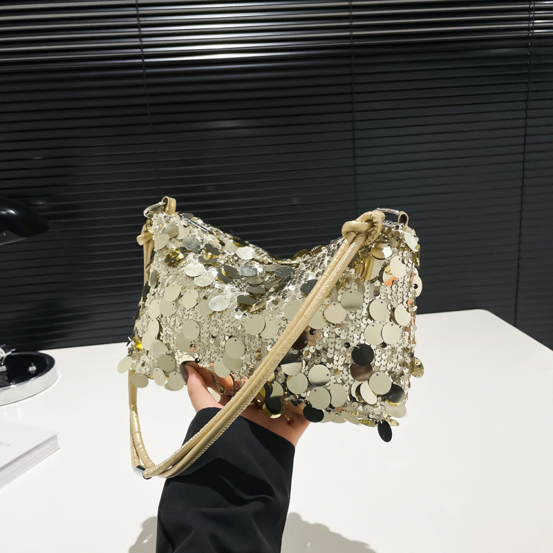The new 2025 collection features a niche single-shoulder handbag, a trendy sequined, individualistic and fashionable women's bag, and an underarm bag full figure