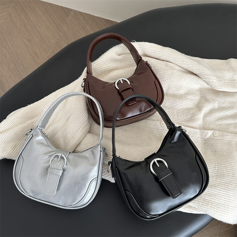 High-end and simple bag, 2024 new style fashionable hand-held women's bag, autumn and winter single-shoulder crossbody versatile ins underarm bag Application Scenario