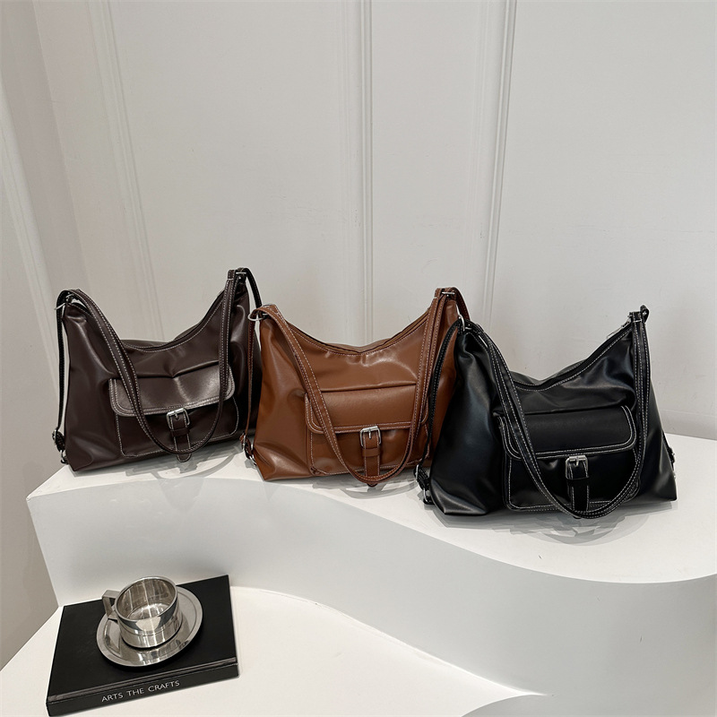 Cross-border retro commuting backpack for women 2024 New trendy and fashionable Korean-style tote bag, versatile and large-capacity crossbody bag Application Scenario