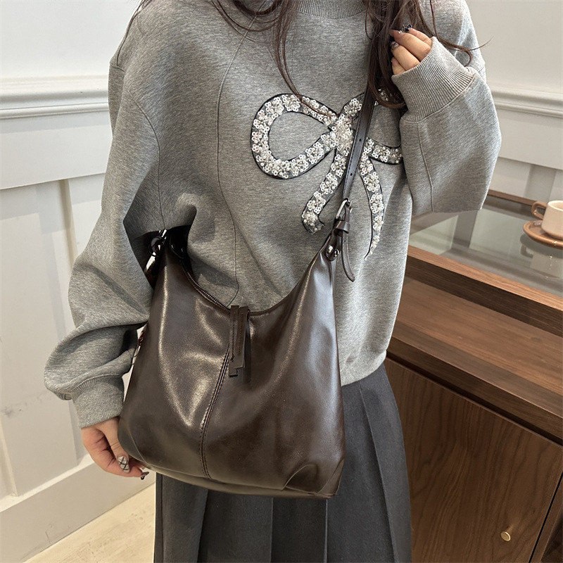 Retro Maillard large-capacity underarm bag for women 2024 new versatile single-shoulder crossbody bag and commuter tote bag Specification drawing