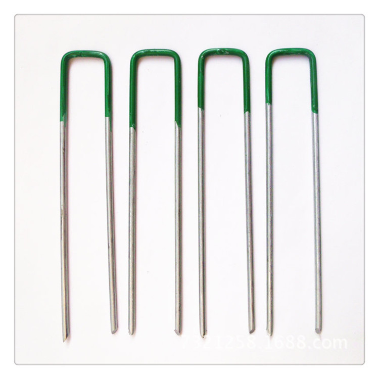 Dark green U-shaped turf nails for artificial turf fixation, turf pegs steel wire galvanized and baked paint 150, for export details Picture