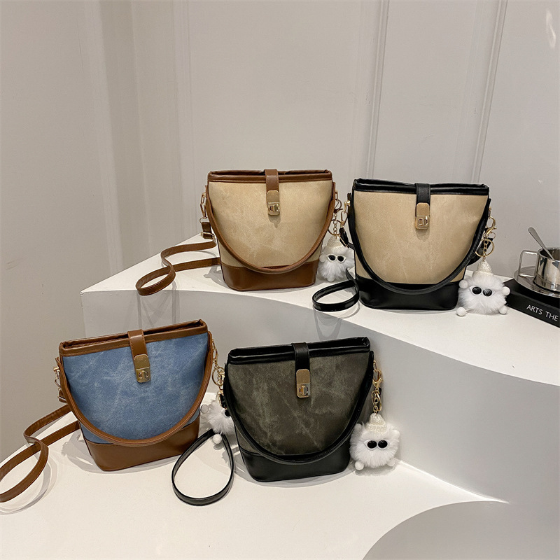 Personalized bucket bag, a unique winter design crossbody bag, a new style bag for women to carry to work in 2024 Application Scenario