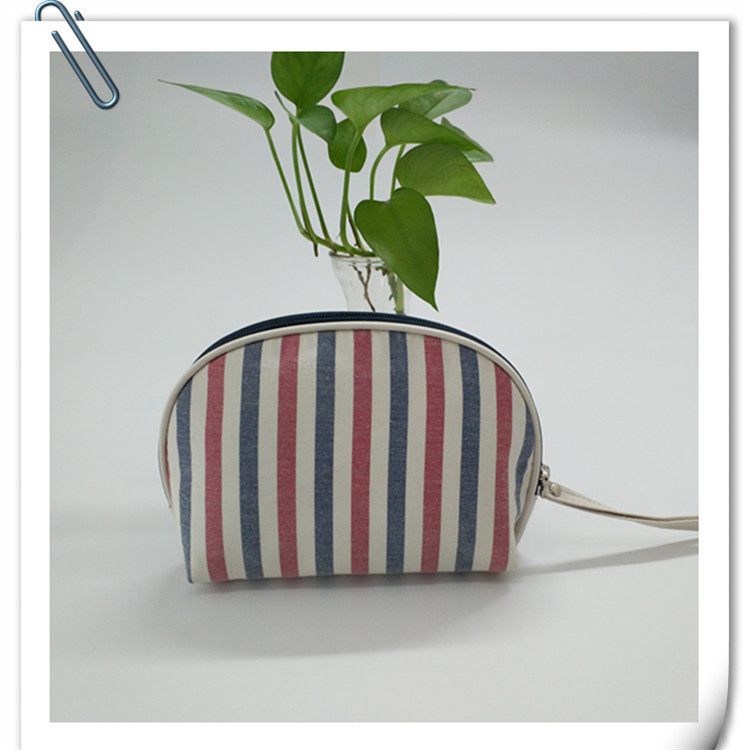 Cotton fabric cosmetic bags, striped semi-circular cosmetic bags, cosmetic storage bags, travel toiletries bags, custom LOGO from the manufacturer details Picture