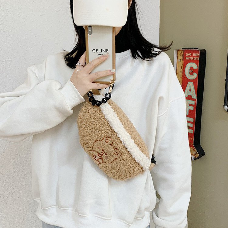 The 2020 autumn/winter new Japanese vintage style, cute and adorable cartoon embroidery, little bear soft girl, lamb fur single-shoulder crossbody bag Specification drawing