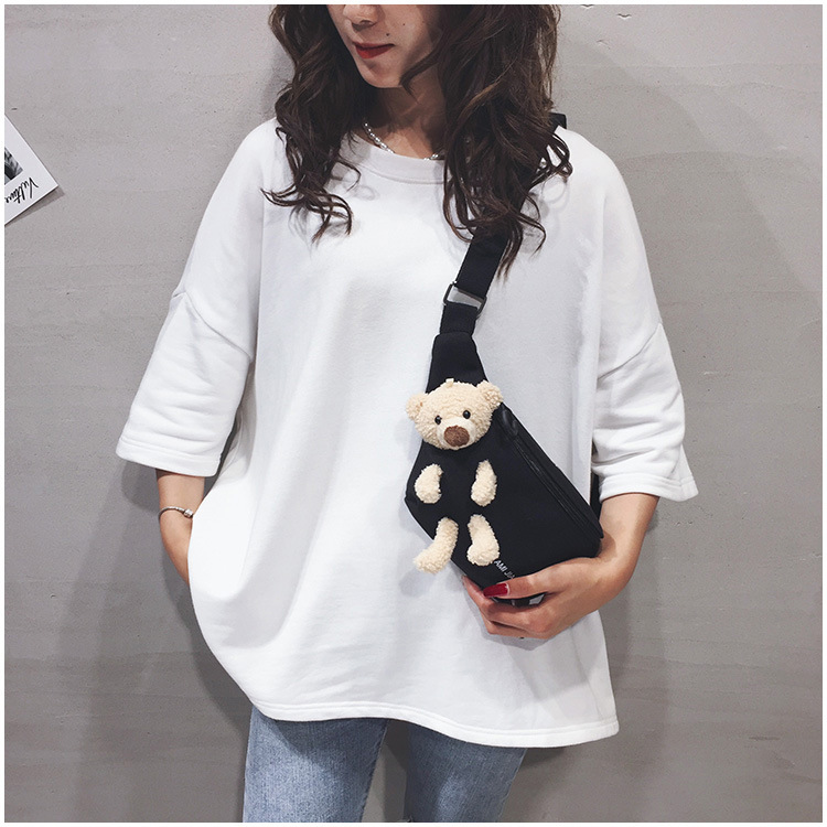 A versatile mini new red cute bear casual cartoon canvas chest bag, single-shoulder bag, and a stylish little girl bag for female students Application Scenario