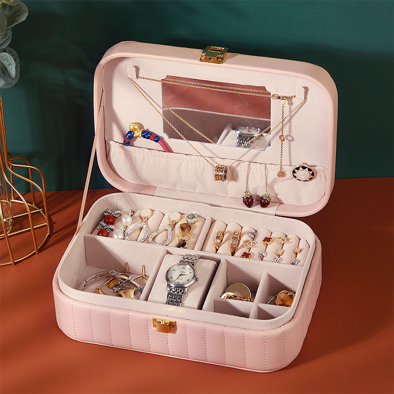 European-style princess jewelry box, convenient large-capacity multi-functional stud earrings, necklaces, accessories, lockable dust-proof storage box Application Scenario