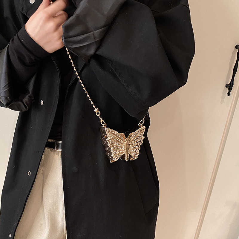 Fashionable and niche butterfly dinner bag for women 2024 new style simple diamond-encrusted chain single-shoulder bag mini red envelope details Picture
