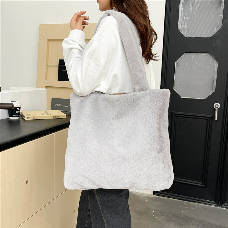 Leopard print fur Tote bag for women 2024 New large-capacity single-shoulder bag for commuting women, fashionable and versatile handbag details Picture