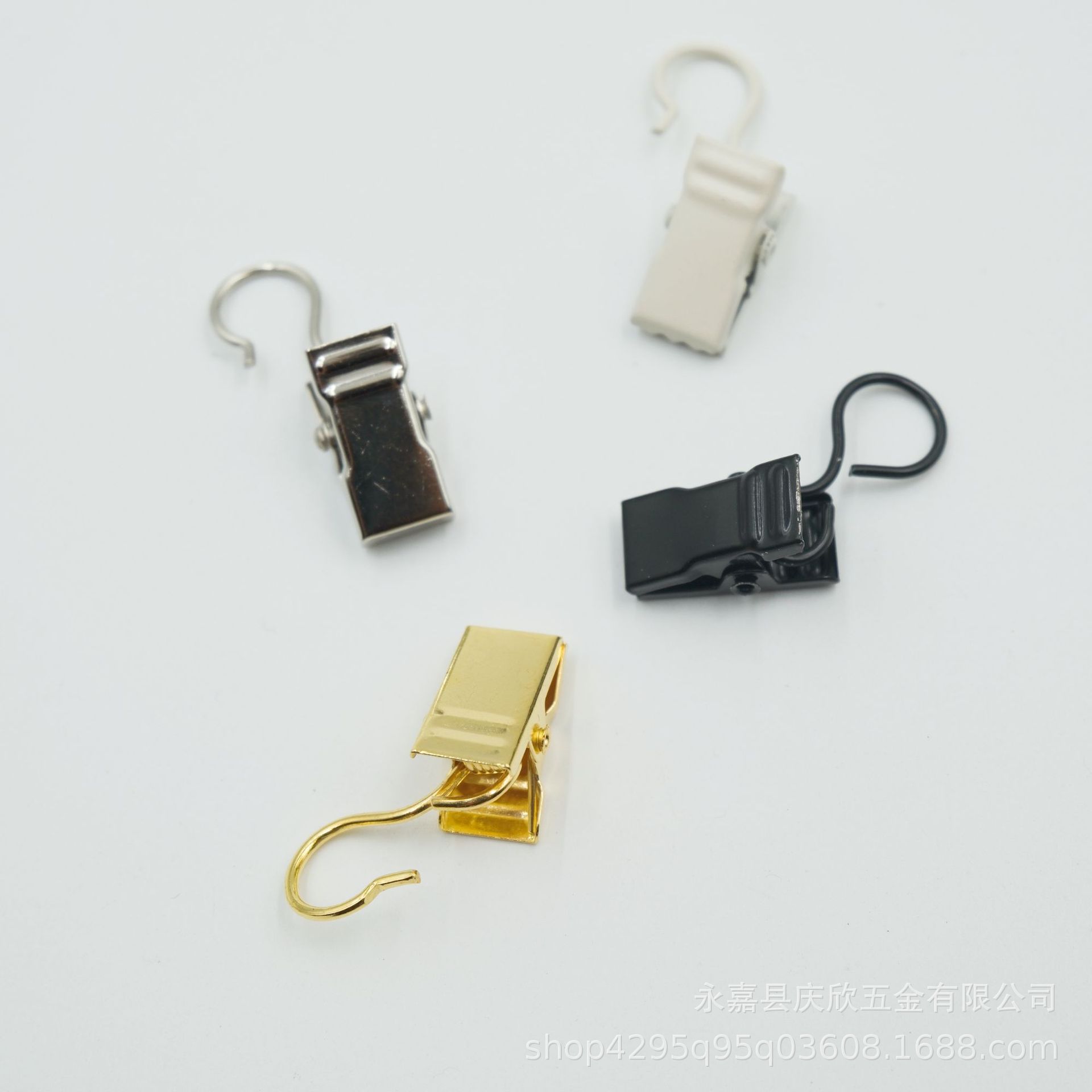 Qingxin metal clip tapestry background cloth clip with ring, open and closed, crocodile clip, curtain buckle, curtain clip Application Scenario