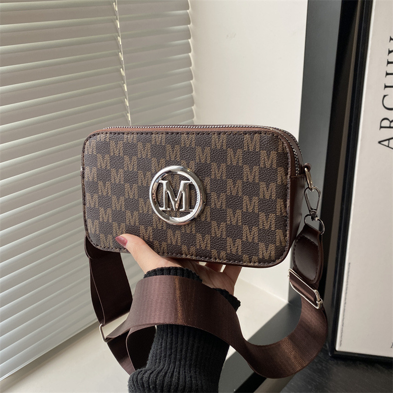 Retro printed wide shoulder strap single-shoulder bag, Spring 2025 new Korean style contrasting color crossbody bag, niche underarm bag full figure