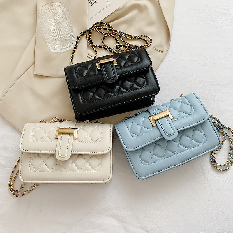 This year, the popular women's 2024 winter collection features a diamond-patterned embroidered thread small square bag, a solid color and stylish chain bag, and a single-shoulder bag Application Scenario